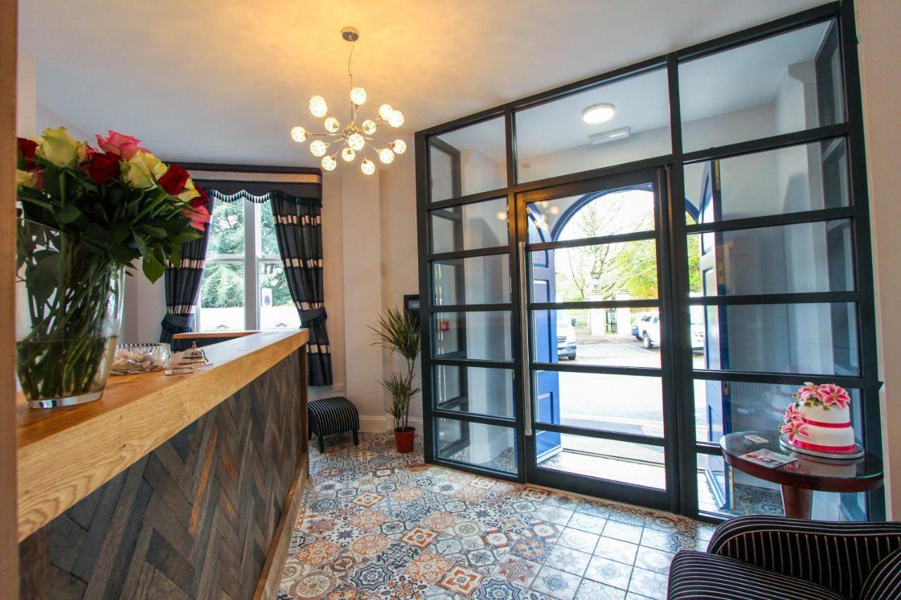 Kings Park Hotel Ретфорд Екстер'єр фото
